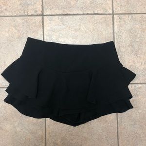 zara ruffled skort. size large